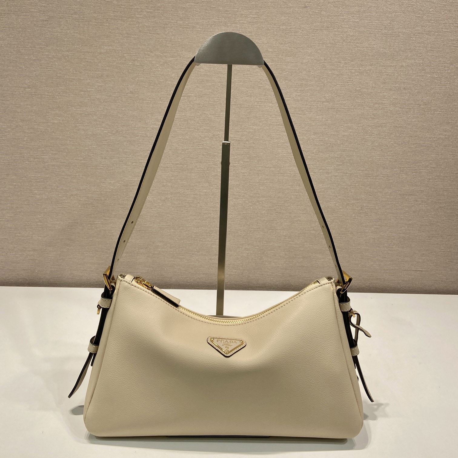 Pra*a top handle bags